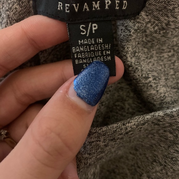 Revamped Grey crop top - Picture 2 of 2